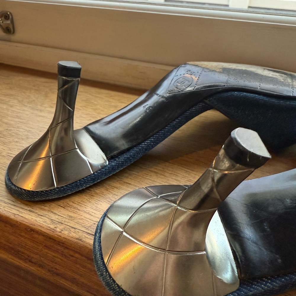 Vintage Chanel Denim Heels - Picture 11 of 14
